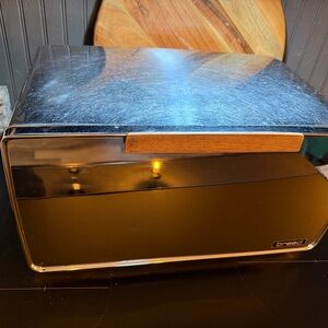 Vintage Metal Bread Box with Wood Handle - Lincoln BeautyWare